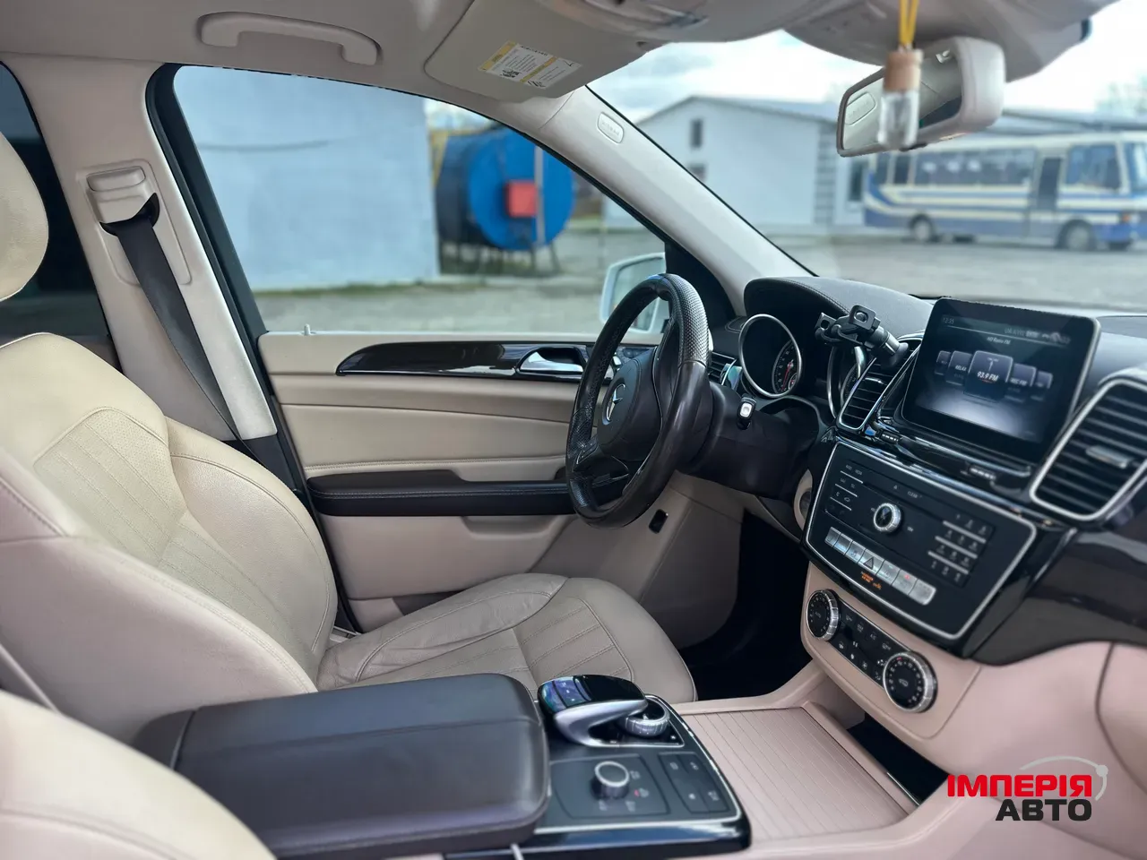 Mercedes-Benz GLS - фото 24