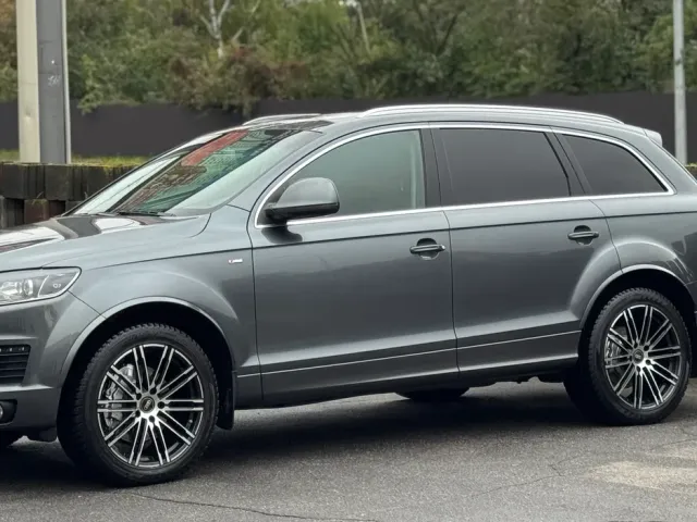 Audi Q7 - фото 5