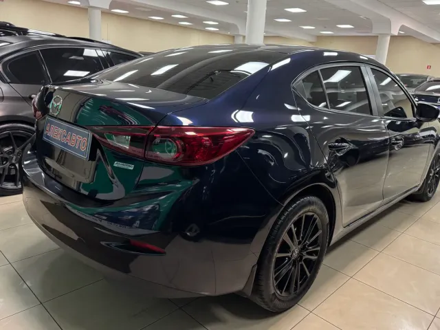 Mazda 3 - фото 5