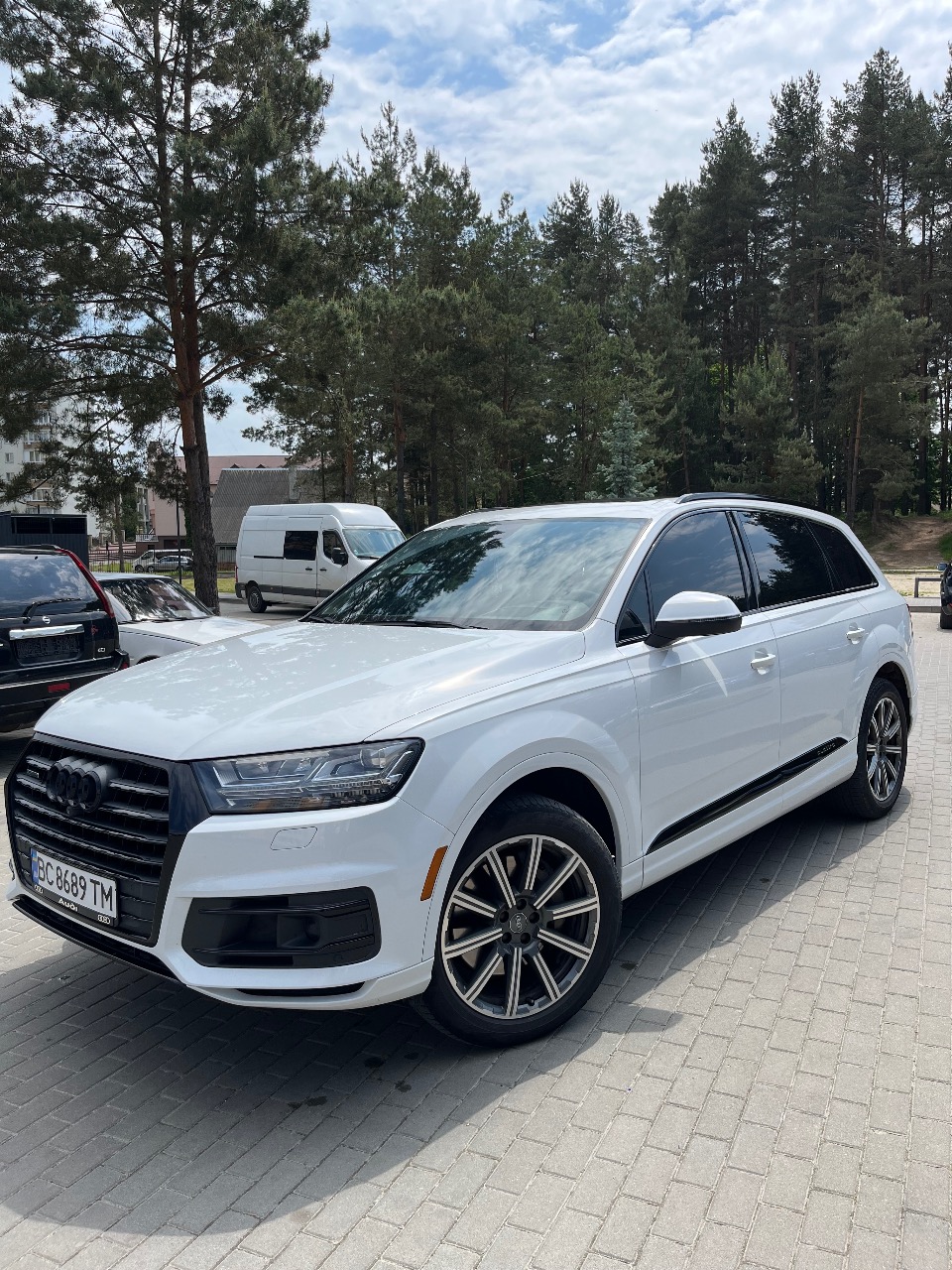 Audi Q7 - фото 7