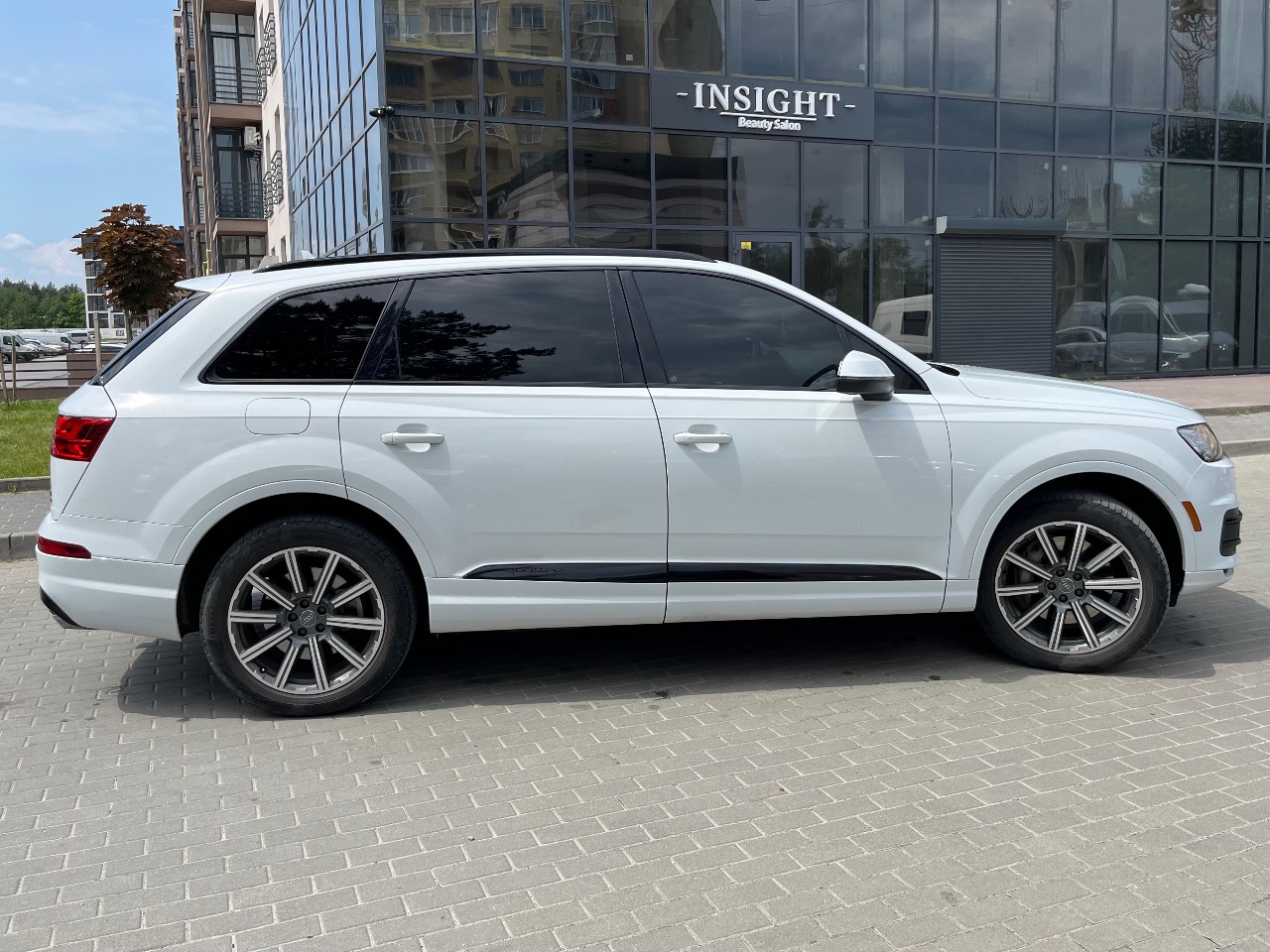 Audi Q7 - фото 9