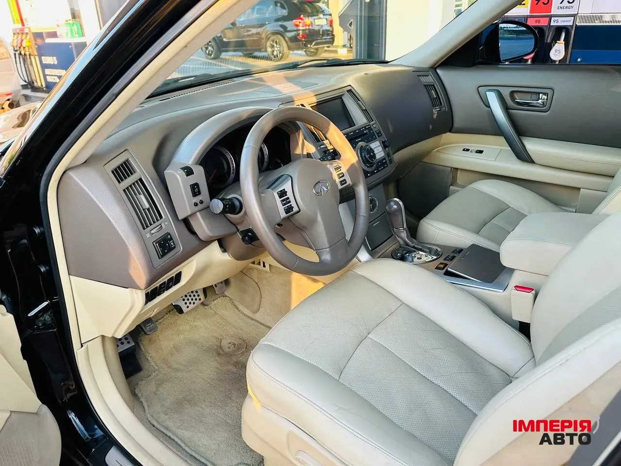 Infiniti FX - фото 8