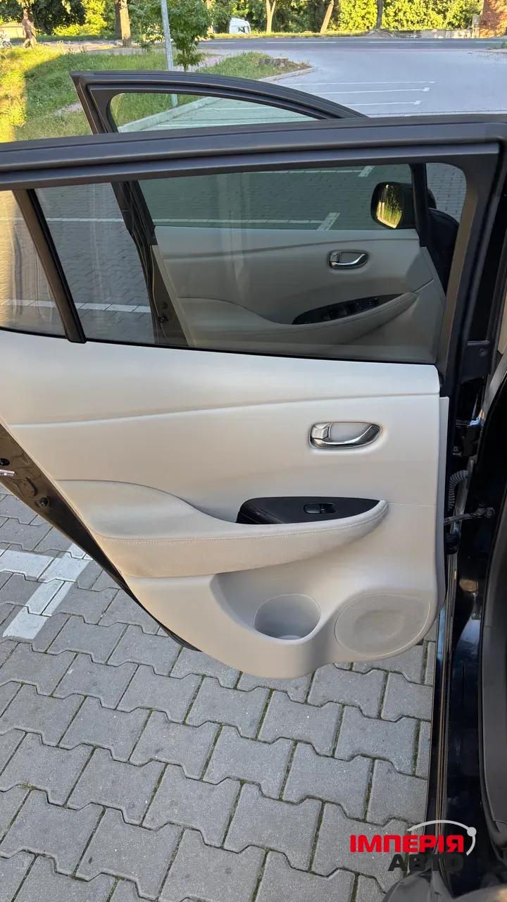 Nissan Leaf - фото 13