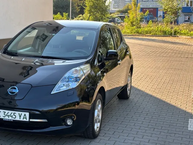 Nissan Leaf - фото 1