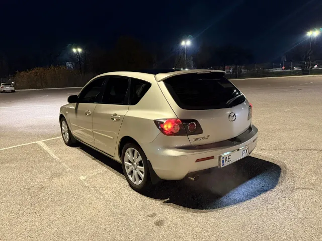 Mazda 3 - фото 4