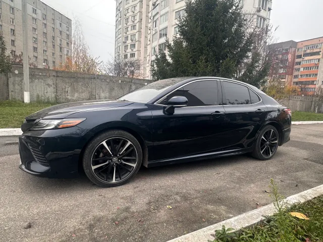 Toyota Camry - фото 2