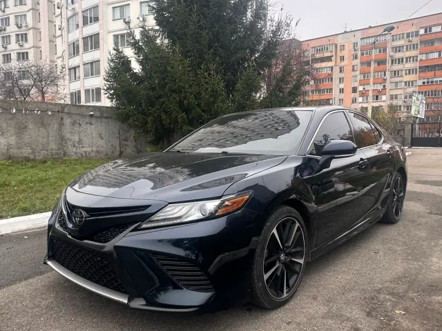 Toyota Camry - фото 3