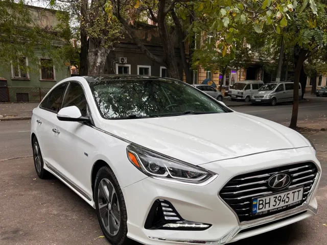 Hyundai Sonata - фото 1