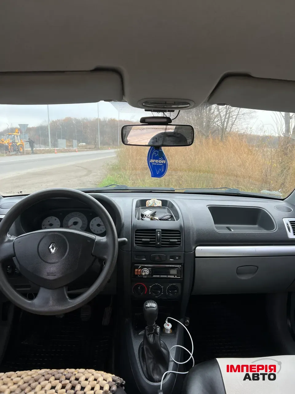 Renault Clio - фото 9