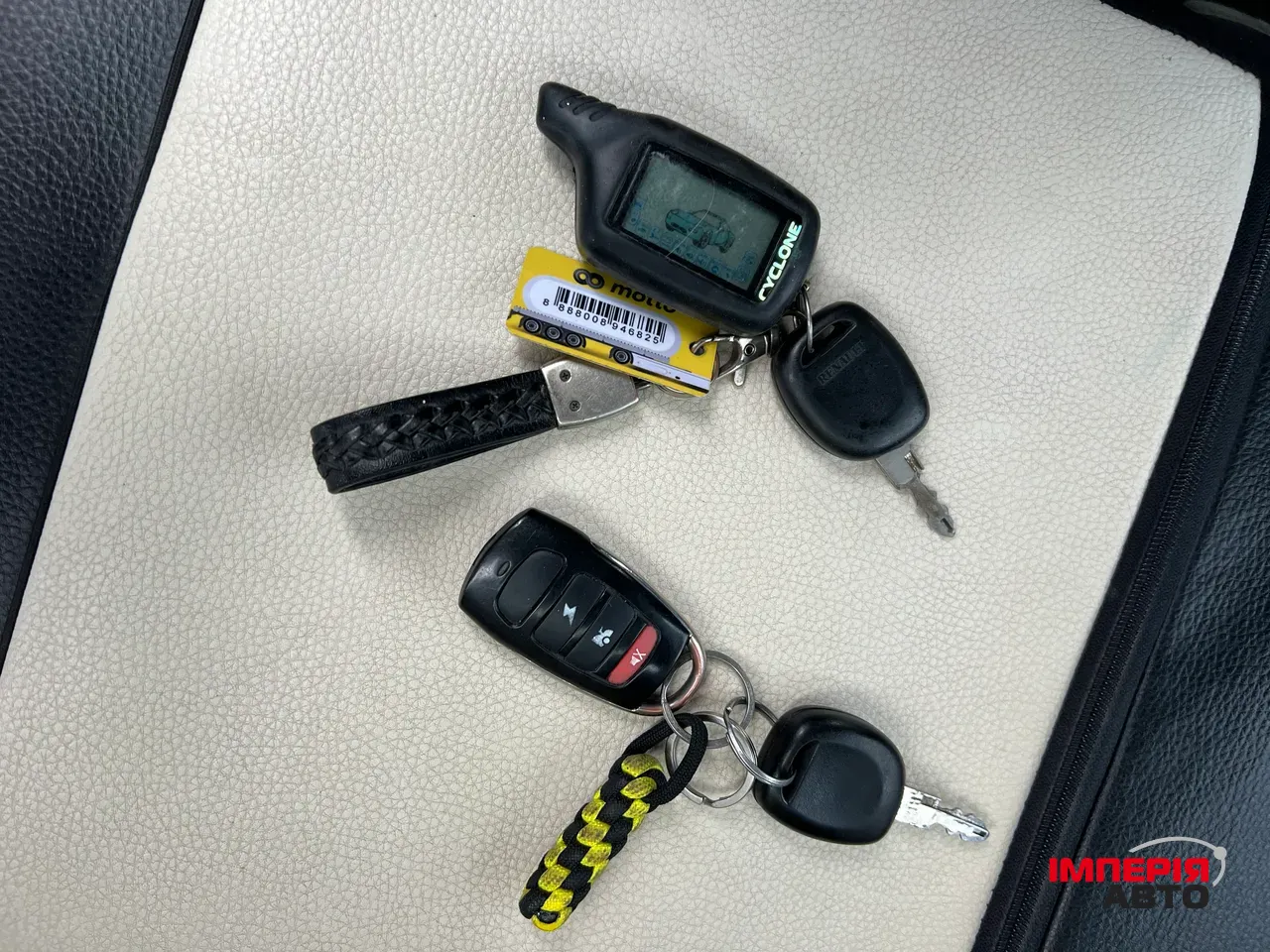 Renault Clio - фото 14