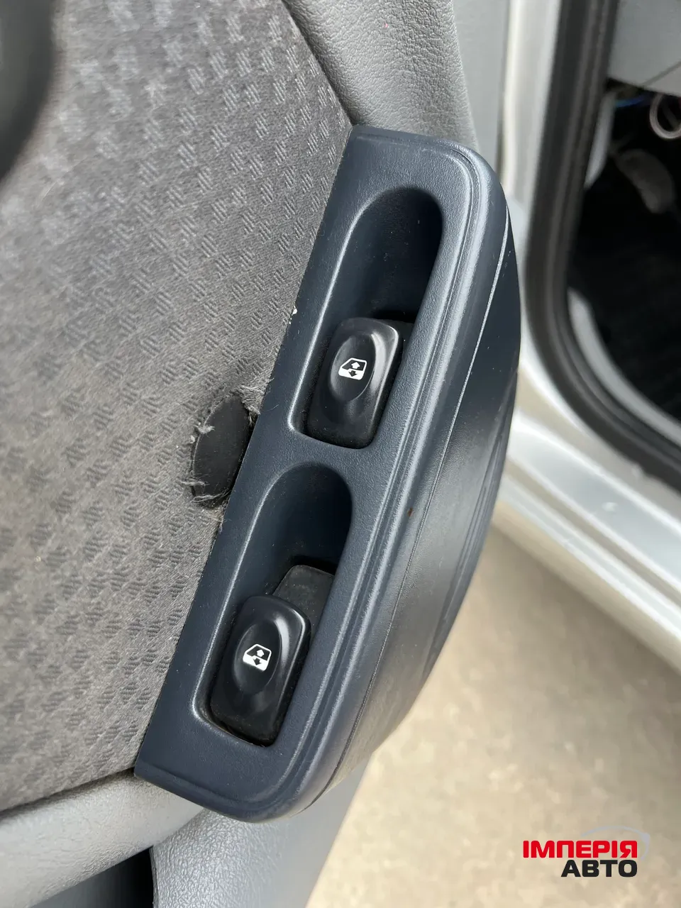 Renault Clio - фото 11