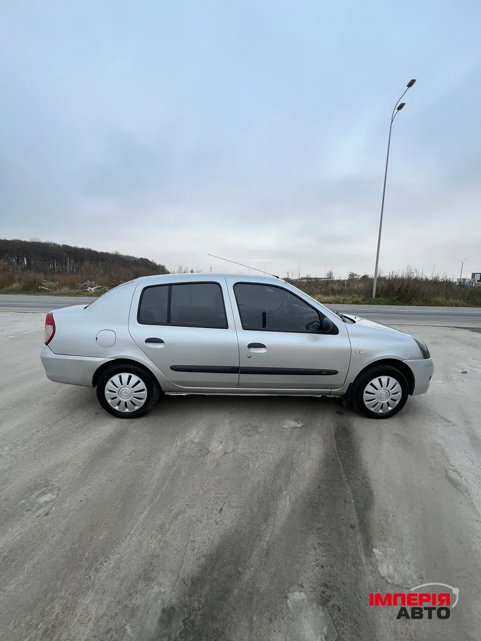 Renault Clio - фото 4