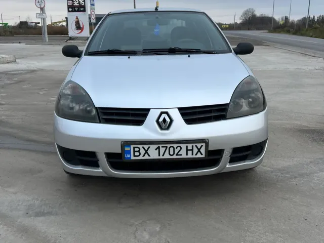 Renault Clio - фото 1