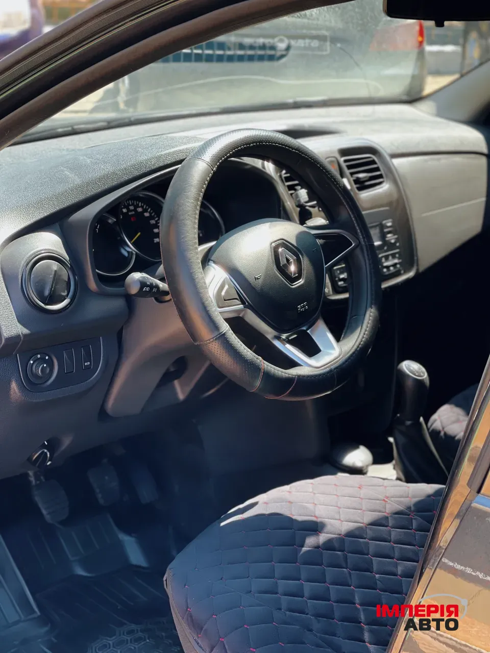 Renault Sandero - фото 8