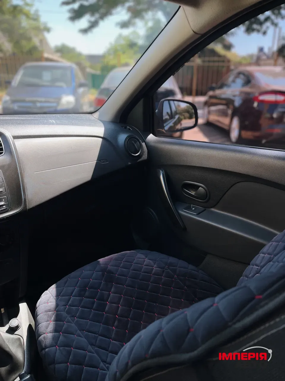 Renault Sandero - фото 12