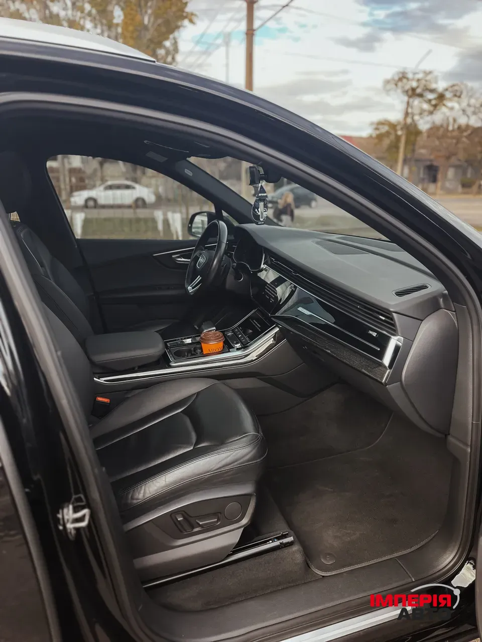 Audi Q7 - фото 7