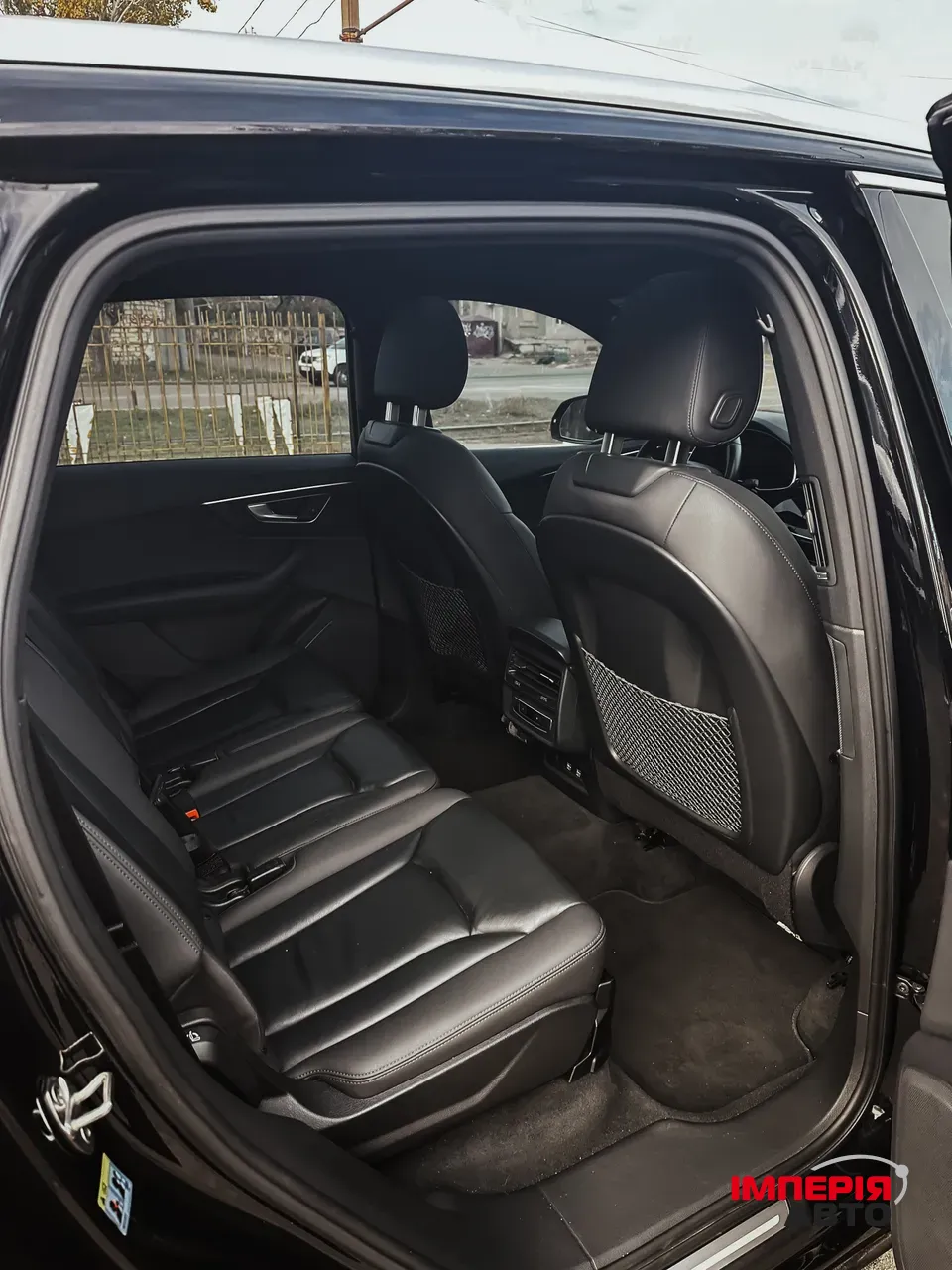 Audi Q7 - фото 12