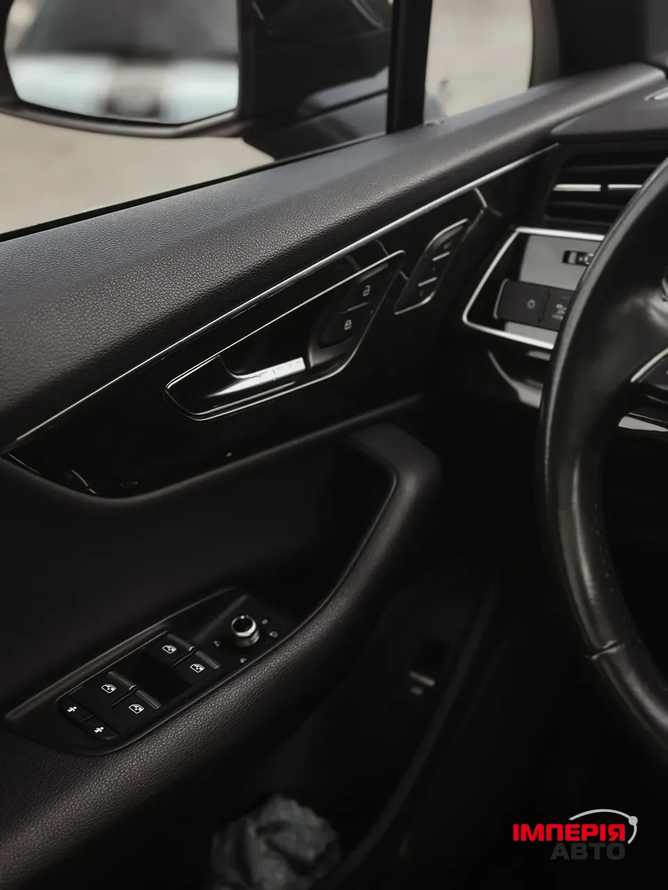 Audi Q7 - фото 10