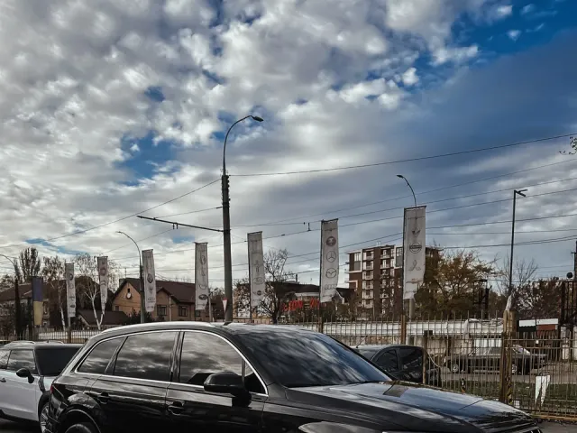 Audi Q7 - фото 2