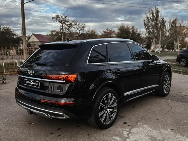 Audi Q7 - фото 4