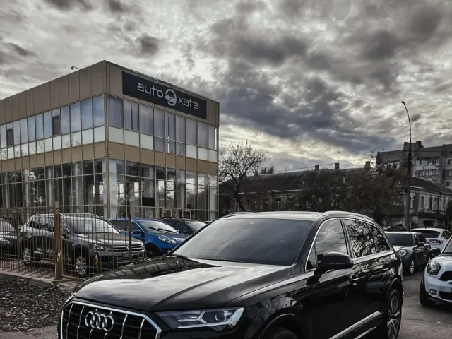 Audi Q7 - фото 3
