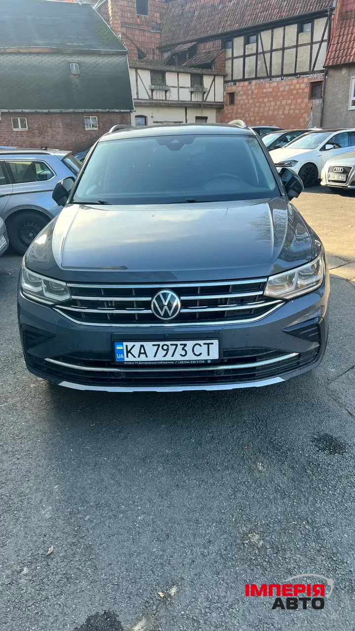 Volkswagen Tiguan - фото 1