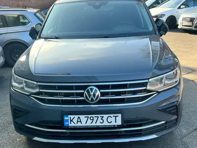 Volkswagen Tiguan - фото 1