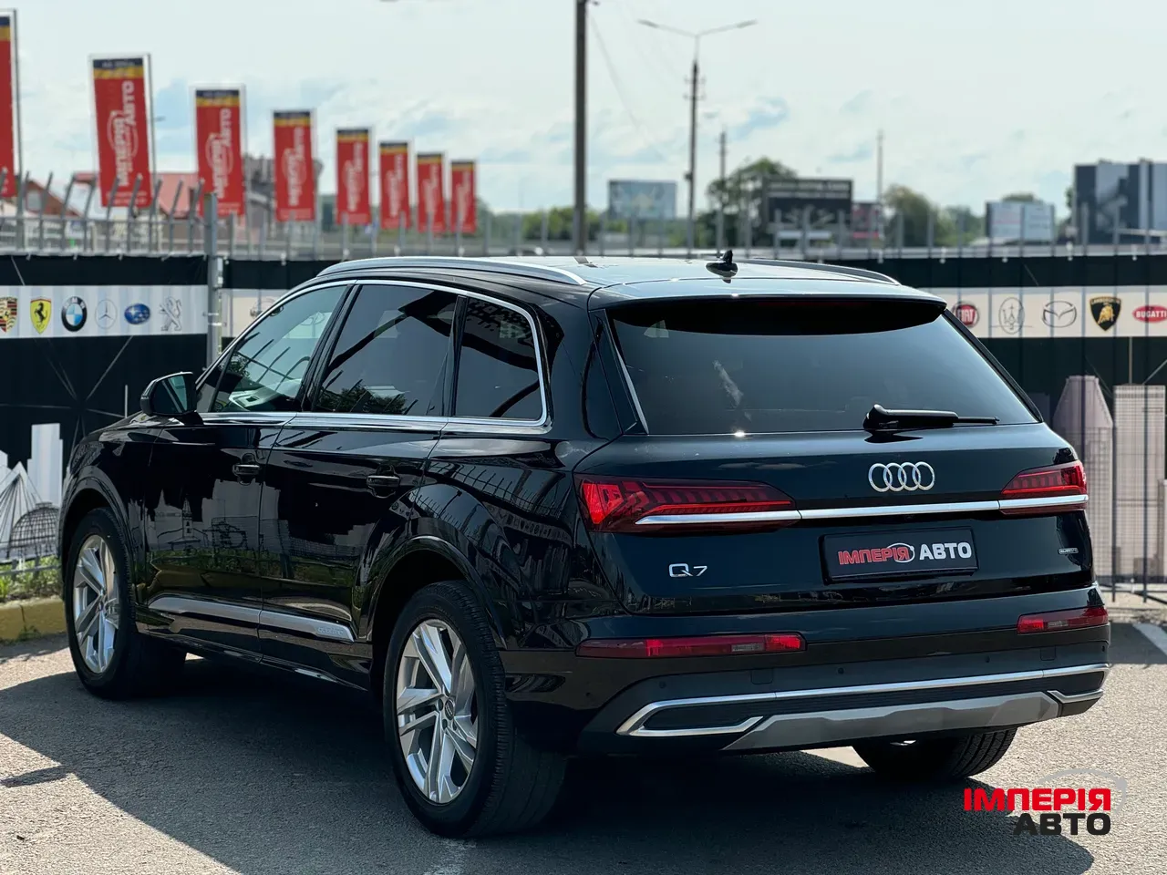 Audi Q7 - фото 6