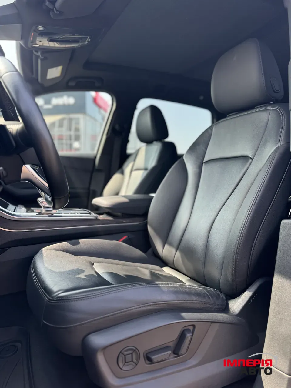 Audi Q7 - фото 8