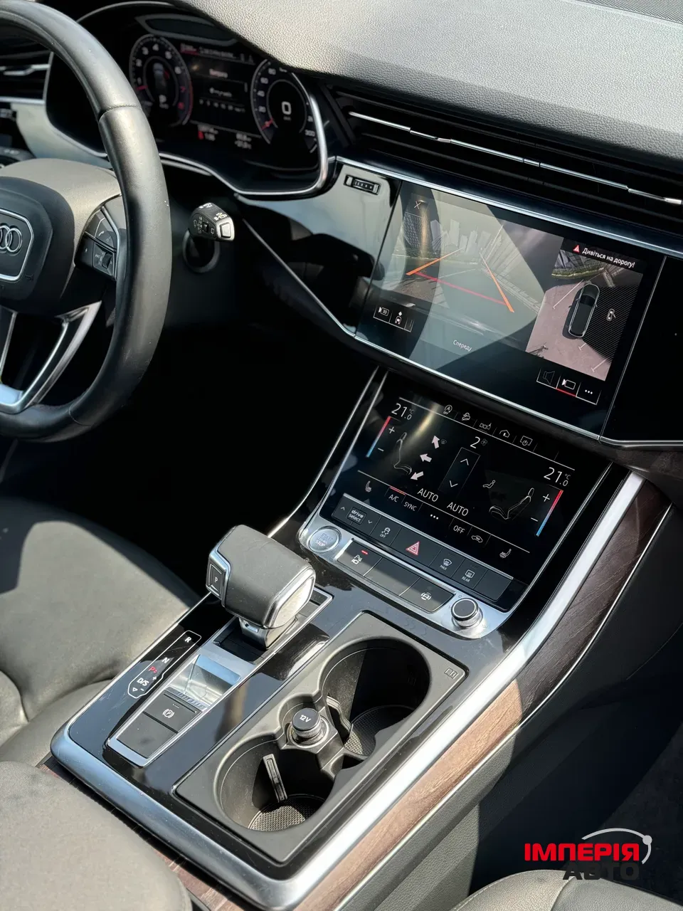 Audi Q7 - фото 14