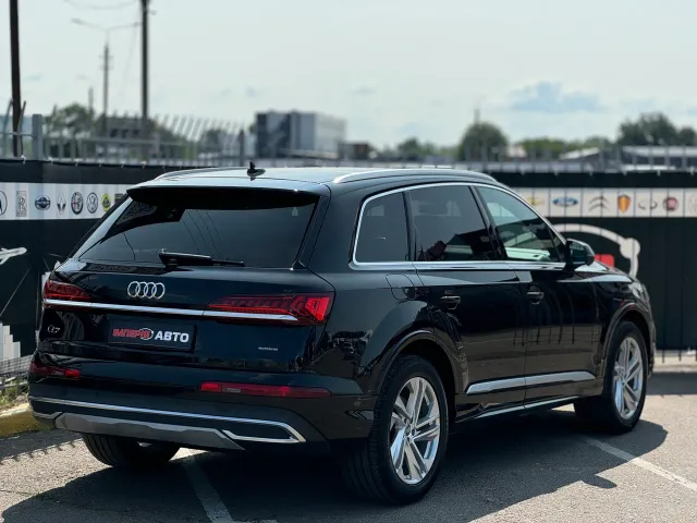 Audi Q7 - фото 5