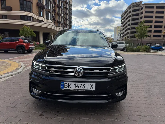 Volkswagen Tiguan - фото 2