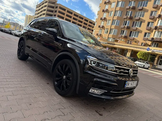 Volkswagen Tiguan - фото 3