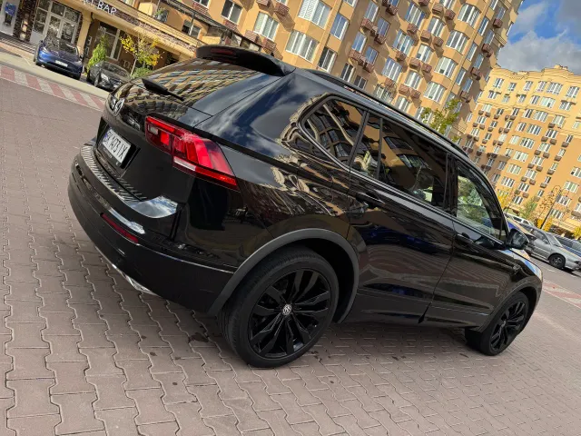 Volkswagen Tiguan - фото 4