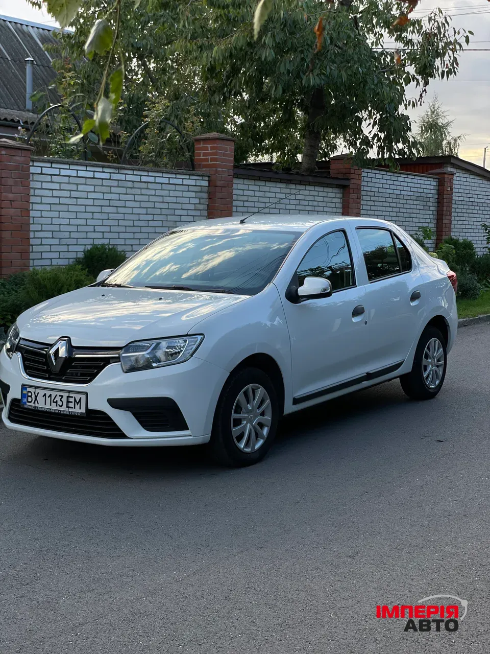 Renault Logan - фото 2