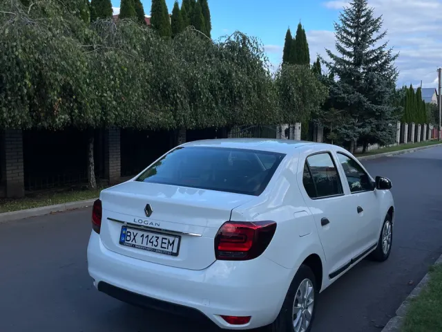Renault Logan - фото 3