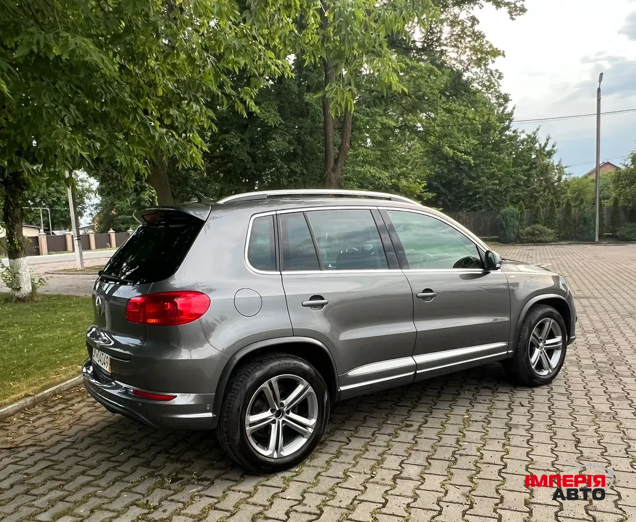 Volkswagen Tiguan - фото 12