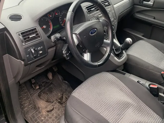 Ford Focus - фото 5