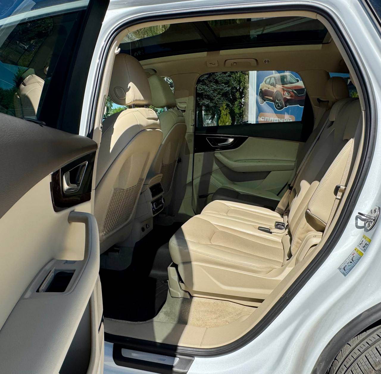 Audi Q7 - фото 21