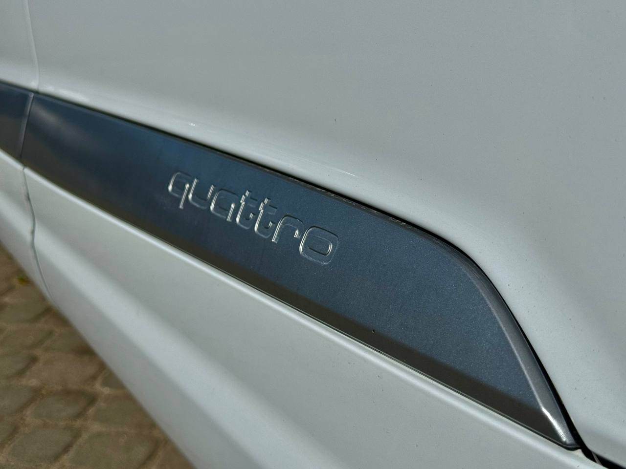 Audi Q7 - фото 12