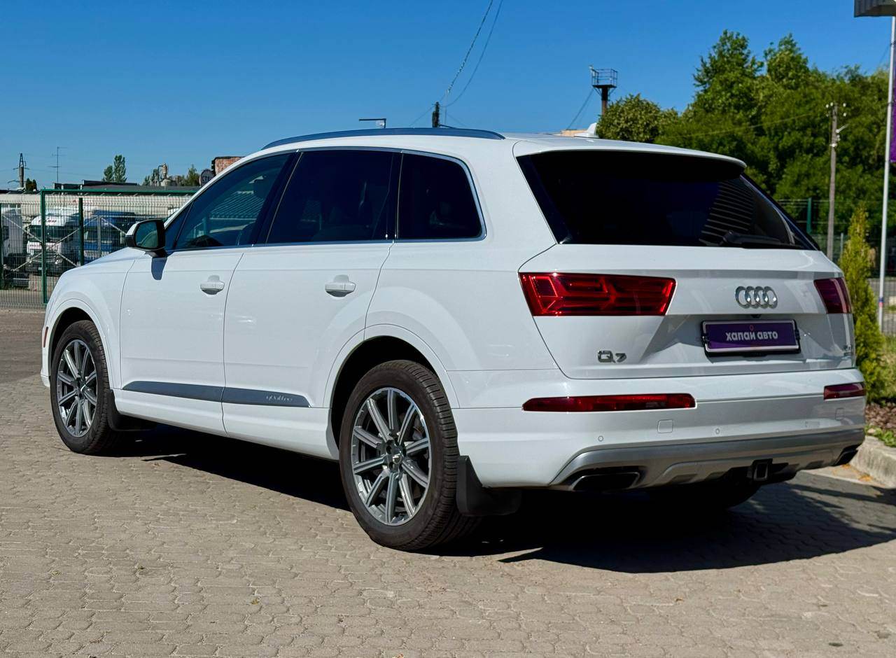 Audi Q7 - фото 20