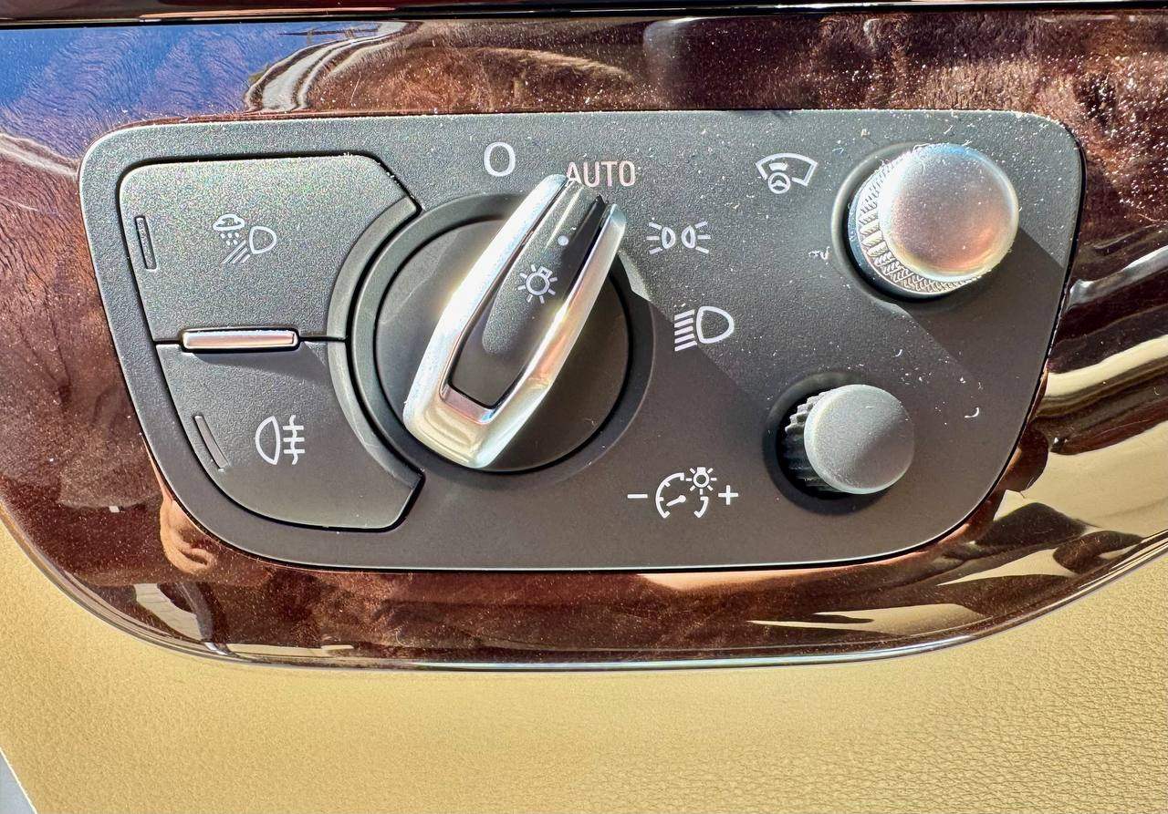 Audi Q7 - фото 9