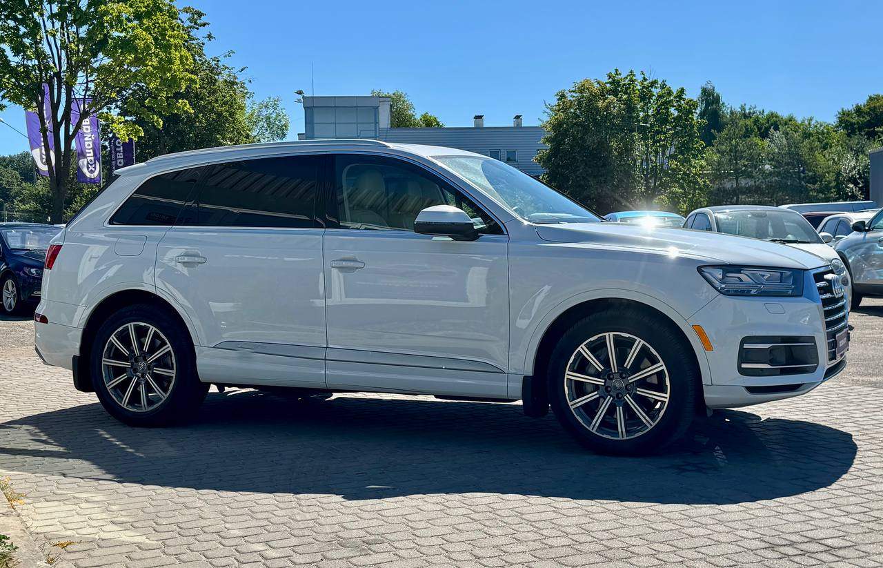 Audi Q7 - фото 29