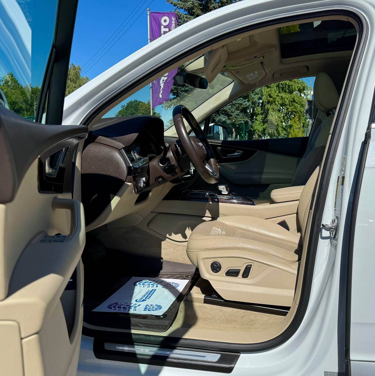 Audi Q7 - фото 16