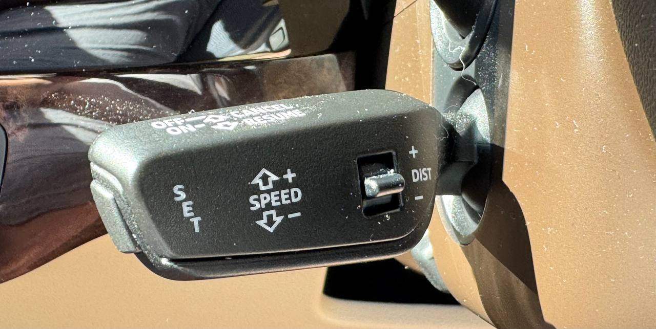 Audi Q7 - фото 28