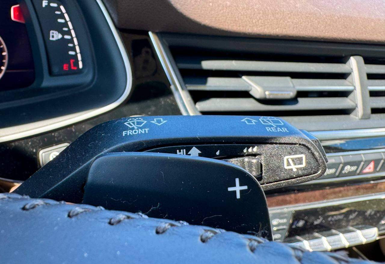 Audi Q7 - фото 13