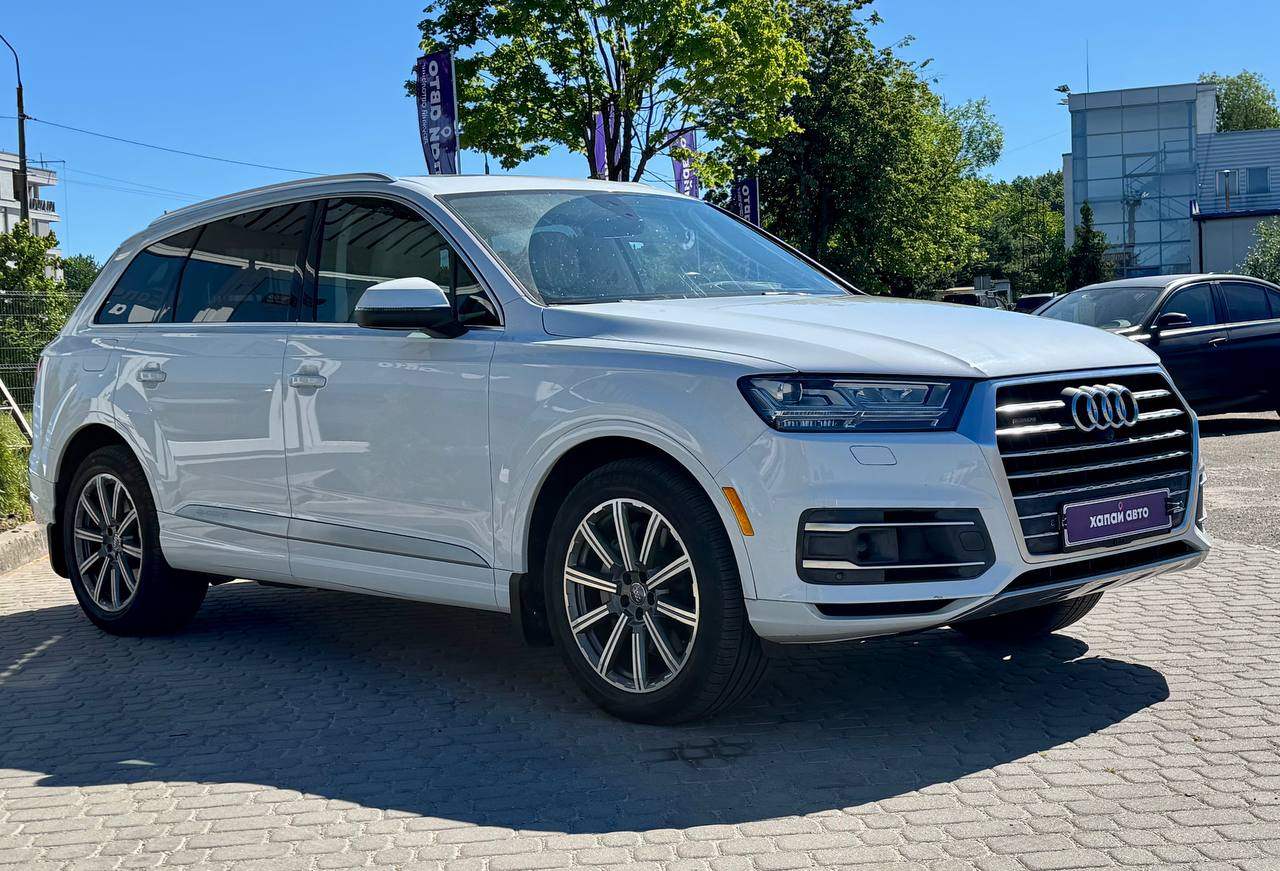 Audi Q7 - фото 18