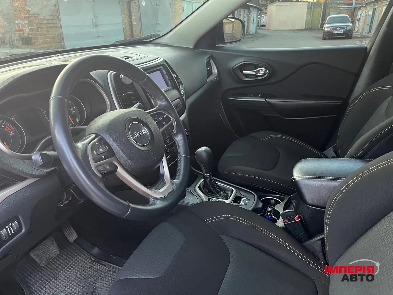 Jeep Cherokee - фото 11