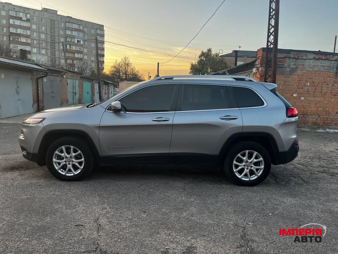 Jeep Cherokee - фото 4
