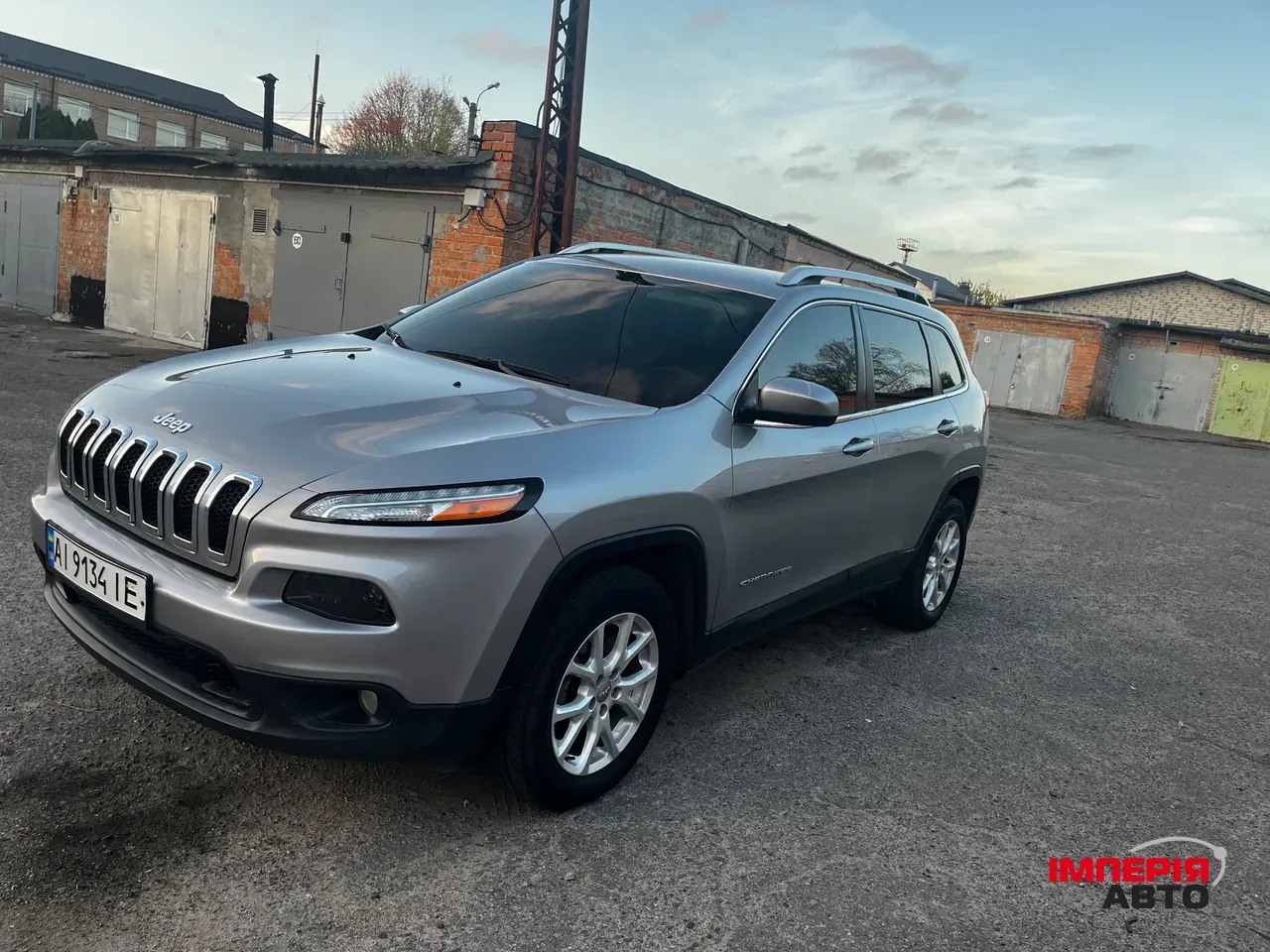 Jeep Cherokee - фото 1